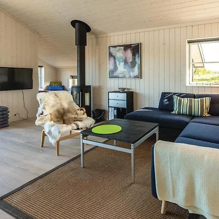 Three-bedroom Holiday In