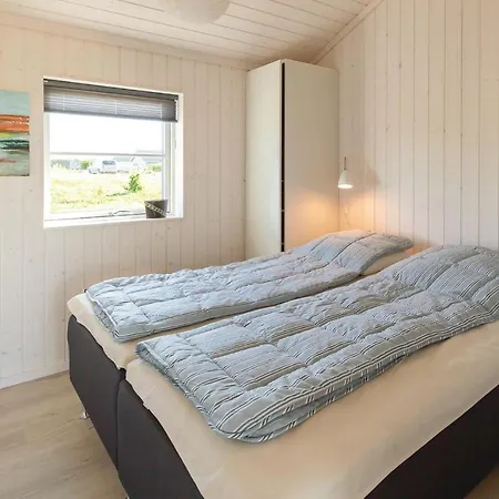 Three-bedroom Holiday In * Hørve