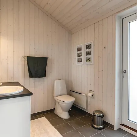 Three-bedroom Holiday In Semesterbostad Hørve